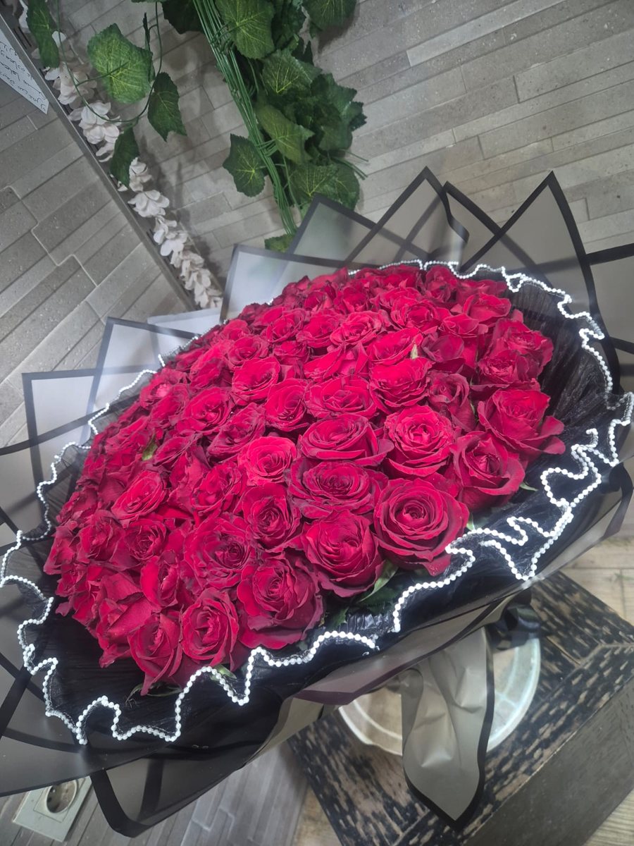 الورود والهدايا